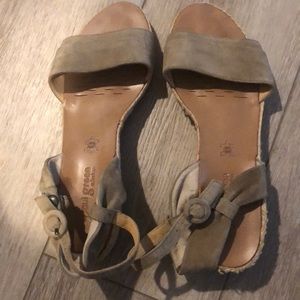 Cute wedge sandals. Light sage color.